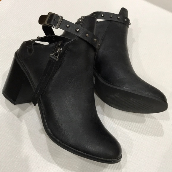 NWOT Black Cutout Strappy Booties - Picture 2 of 5